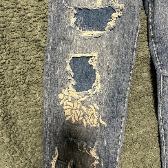 Guess jeans used good condition! - Picture 1 of 3